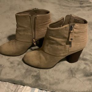 Madden girl Destry Taupe Fab bootie size 8.5